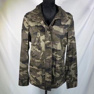 Love Tree Green Camouflage Women's Jacket Size Large